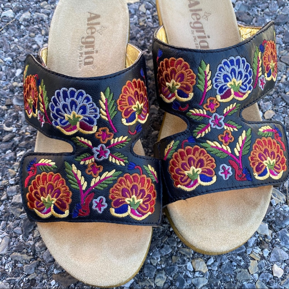 Alegria Linn leather embroidered sandal size 8